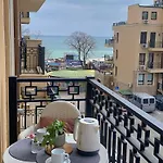 Apartment Sirena First Line - сирена на първа линия Goldstrand