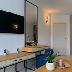 Sirena First Line - сирена на първа линия Apartment