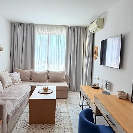 Sirena First Line - сирена на първа линия Apartment