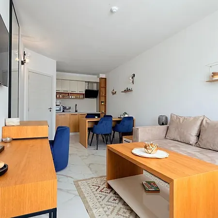Apartment Sirena First Line - сирена на първа линия *