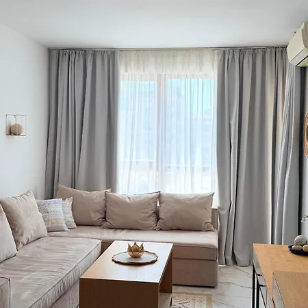 Apartment Sirena First Line - сирена на първа линия *