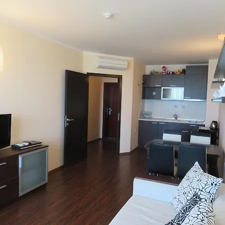 Sirena First Line - сирена на първа линия Golden Sands